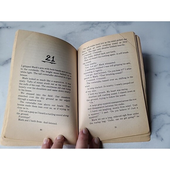 Scarecrow Walks at Midnight by R. L. Stine (1994, Trade Paperback) - Picture 6 of 10